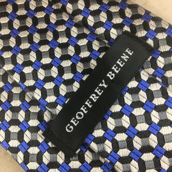 GEOFFREY BEENE SILK TIE - Picture 3 of 13